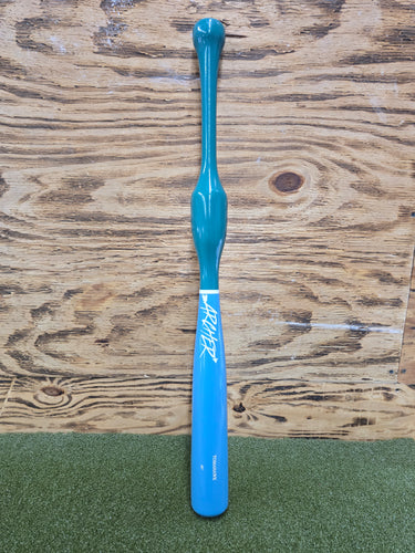 Tomahawk 30 inch Training Bat  Teal handle Baby Blue barrel